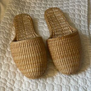 Raffia slide slippers.. New Women's Slip-On Shoes sz 8/med ..organic  .. comfy!